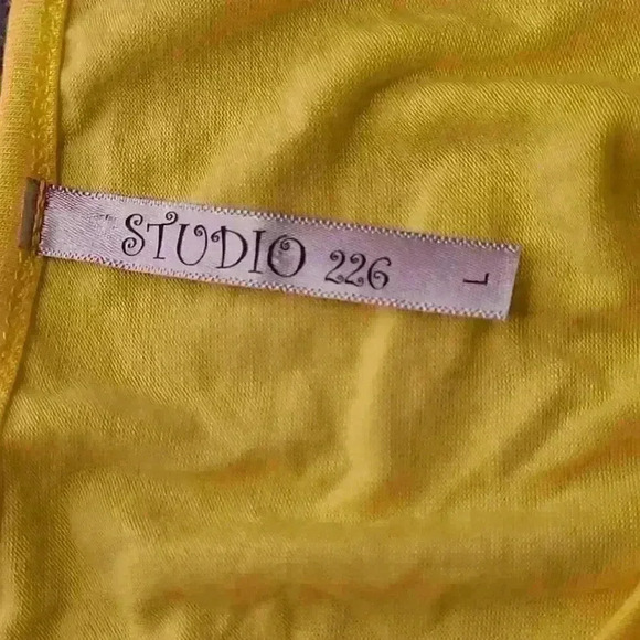 Studio 226 sz L yellow pullover top - Picture 6 of 7